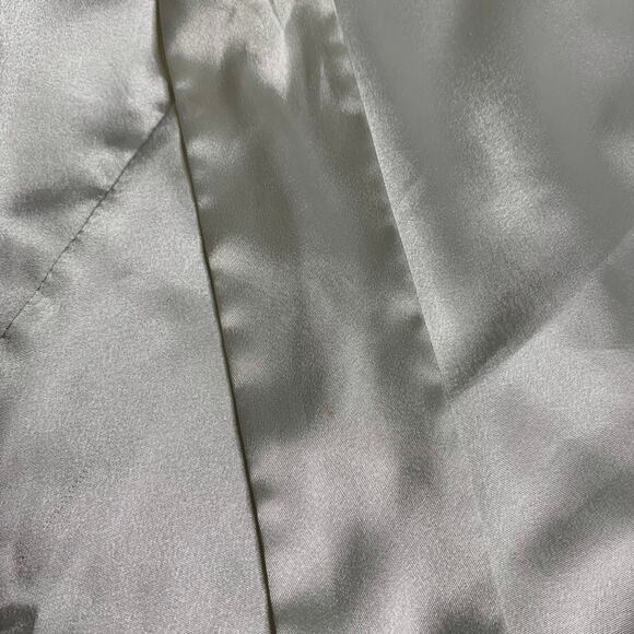 Victoria's Secret White Satin Bridal Robe w/ Pockets One size - Picture 6 of 8